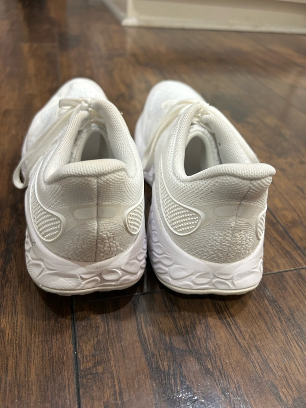 New Balance Women's White Athletic Running Shoes - Picture 4 of 8